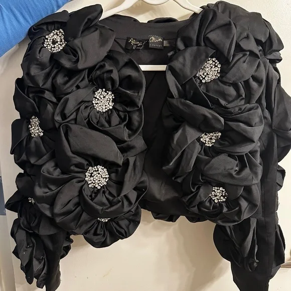 NWT Alice + Olivia Lorna Cropped Appliqué Jacket - Picture 6 of 16